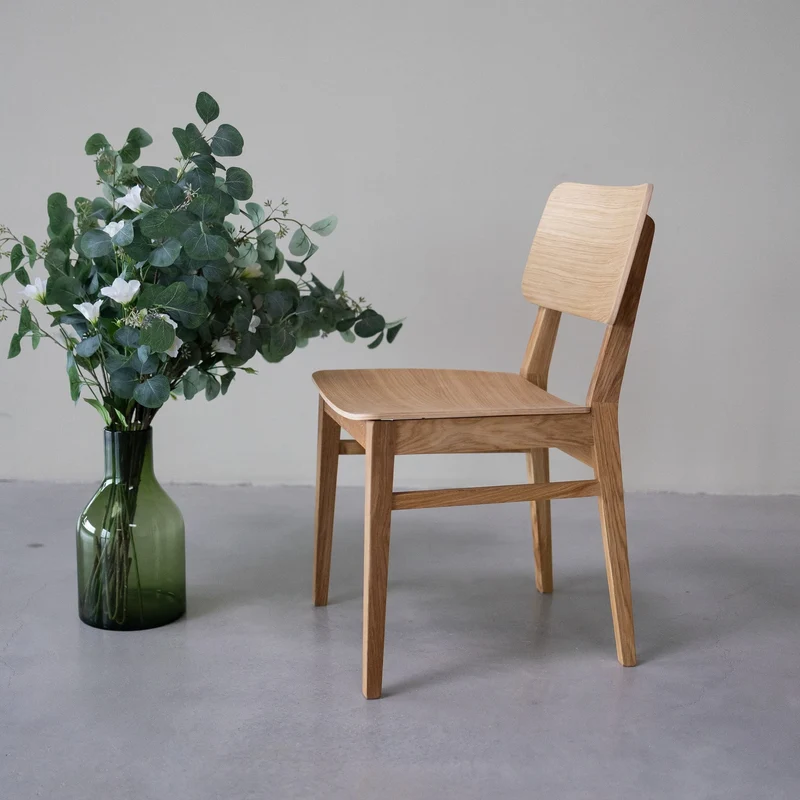 Lot de 2 ou 4 chaises de salle à manger en chêne KODAMA | NordicStory
