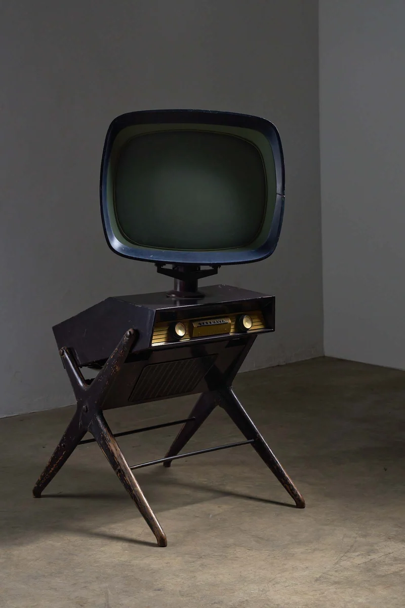 Teleavia P111 'Panoramic' Television Set (1958)