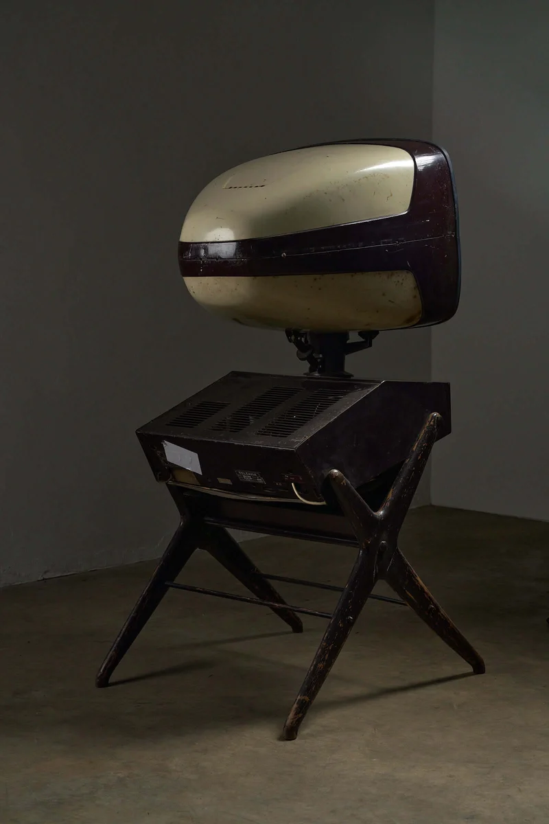 Teleavia P111 'Panoramic' Television Set (1958)