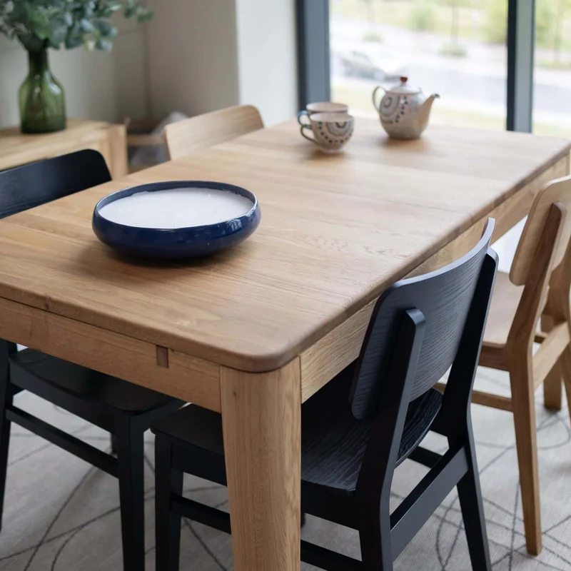 Table de salle à manger à rallonges en chêne massif KODAMA | NordicStory