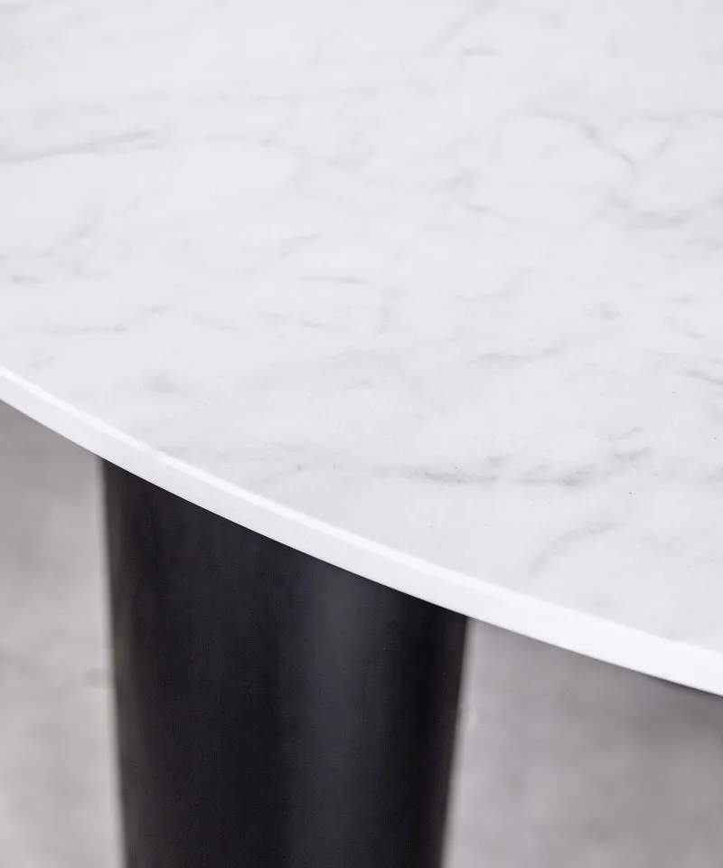 Mesa de Comedor Redonda en Madera y Mármol Anetta (120 cm)