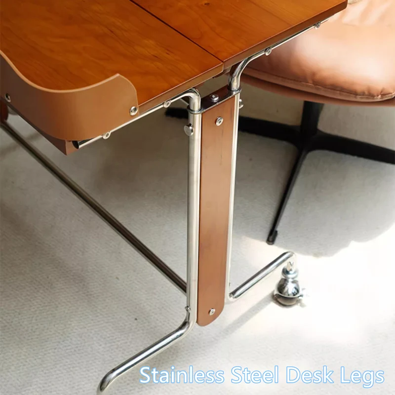 Bureau relevable et réglable avec roulettes universelles