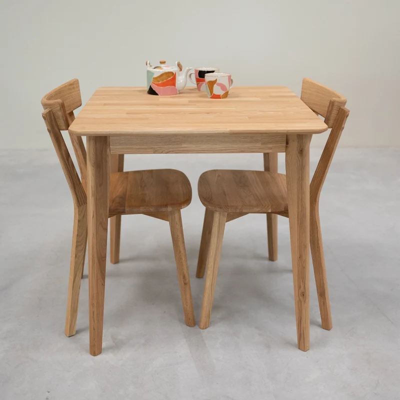 Table à manger carré en bois massif de chêne Gustaf - NordicStory