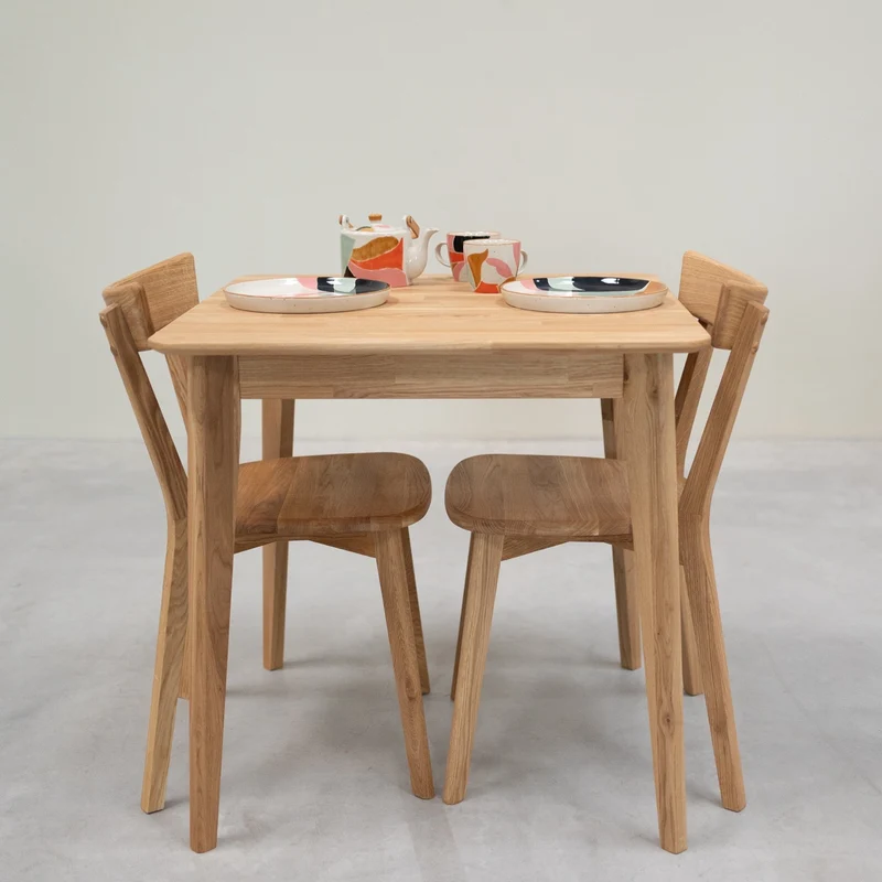 Table à manger carré en bois massif de chêne Gustaf - NordicStory