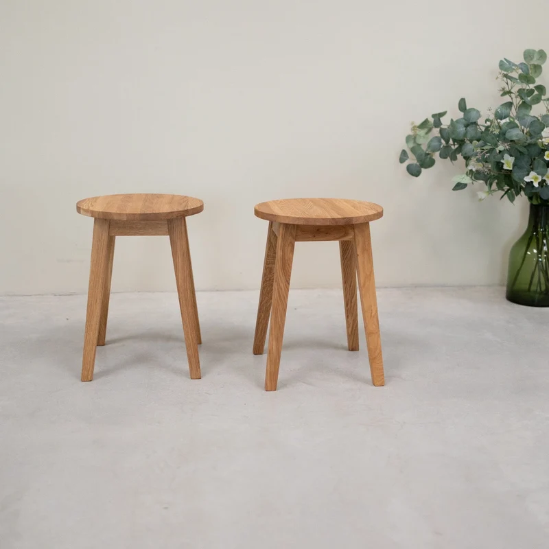 Lot de 2 ou 4 tabourets en bois massif de chêne Diana - NordicStory