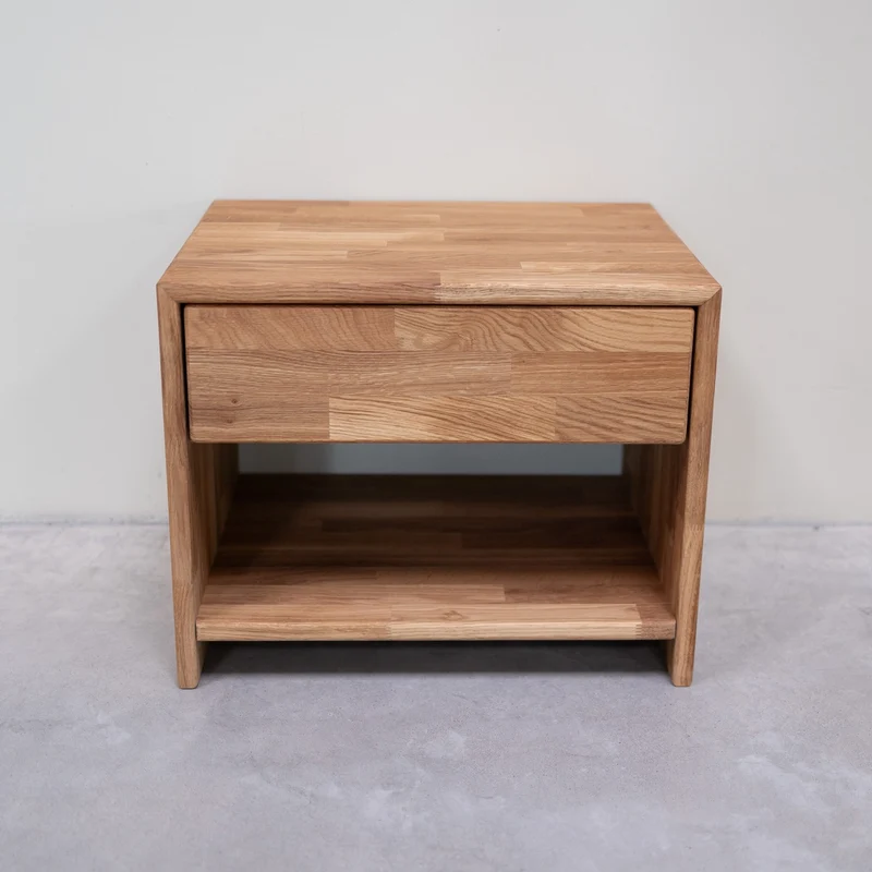 Table de chevet en bois massif de chêne Judith - NordicStory