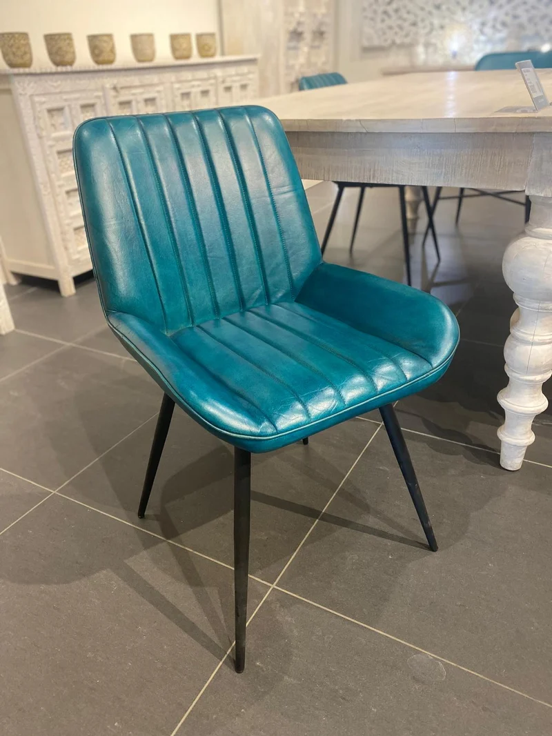Chaise Luna cuir turquoise