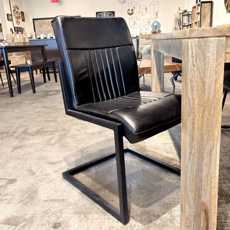 Chaise Newton cuir noir