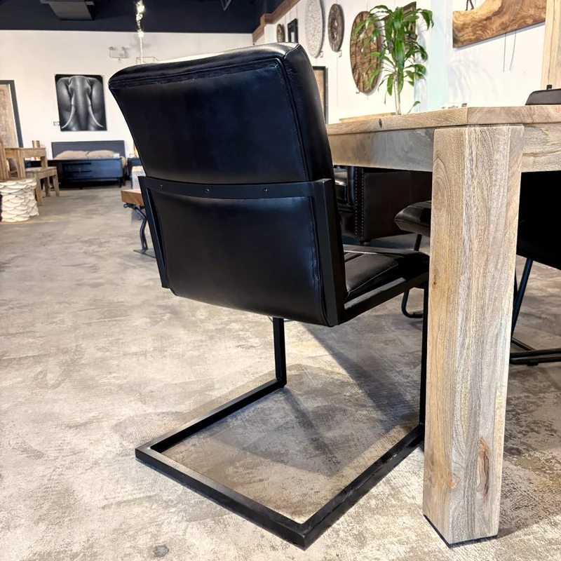 Chaise Newton cuir noir