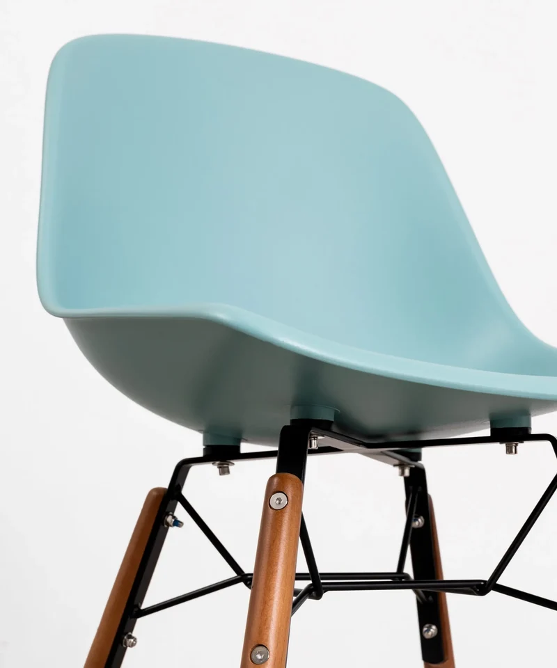 Silla de Polipropileno y Madera Elon