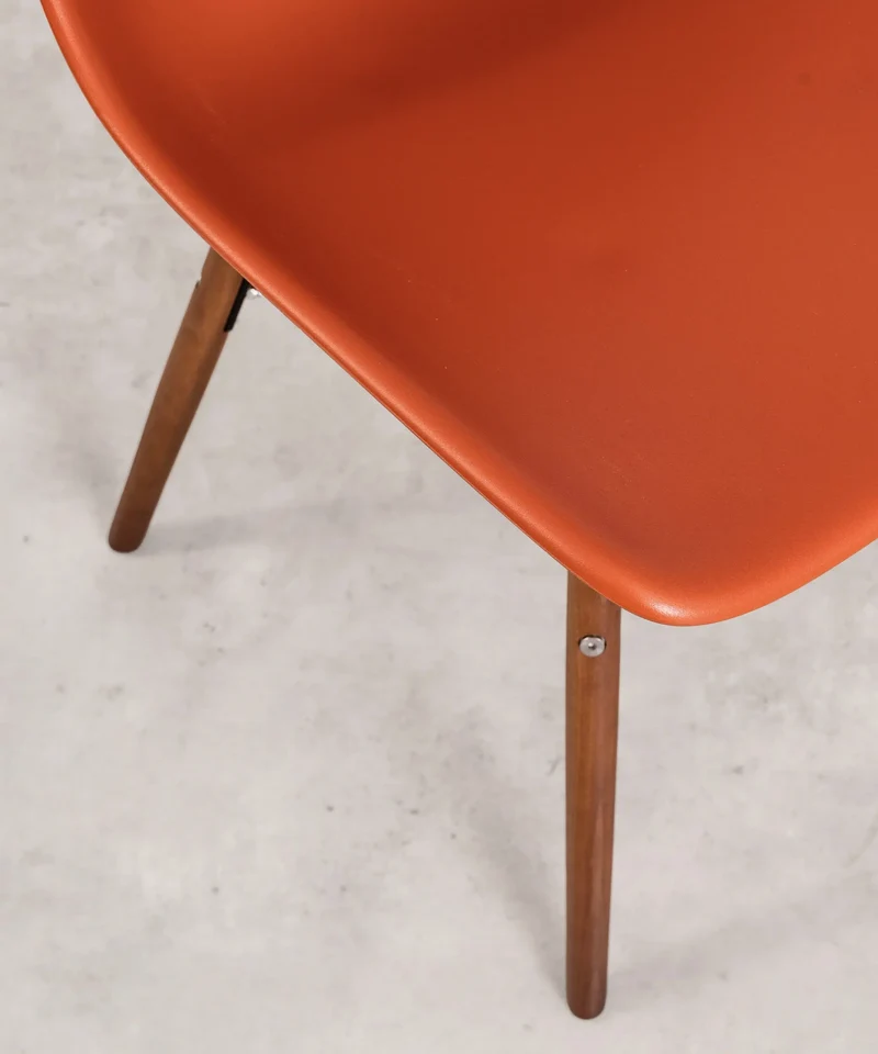 Silla de Polipropileno y Madera Elon