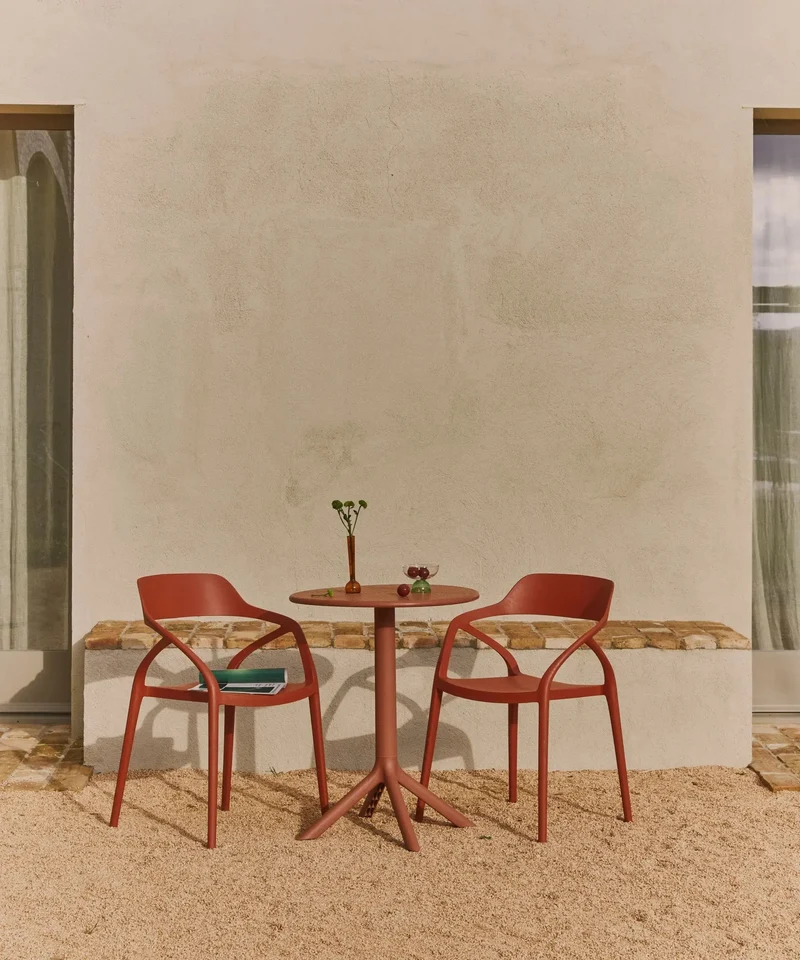 Silla de Polipropileno con Reposabrazos Grace
