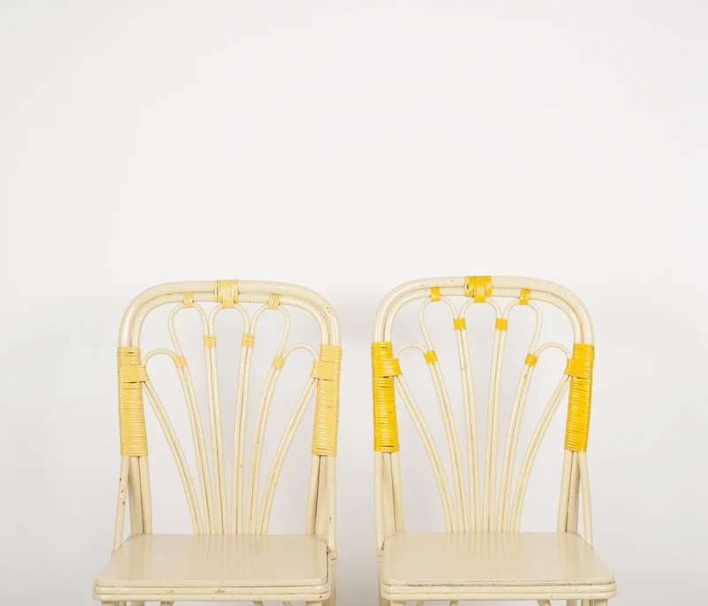 Chaises vintage bistrot parisien
