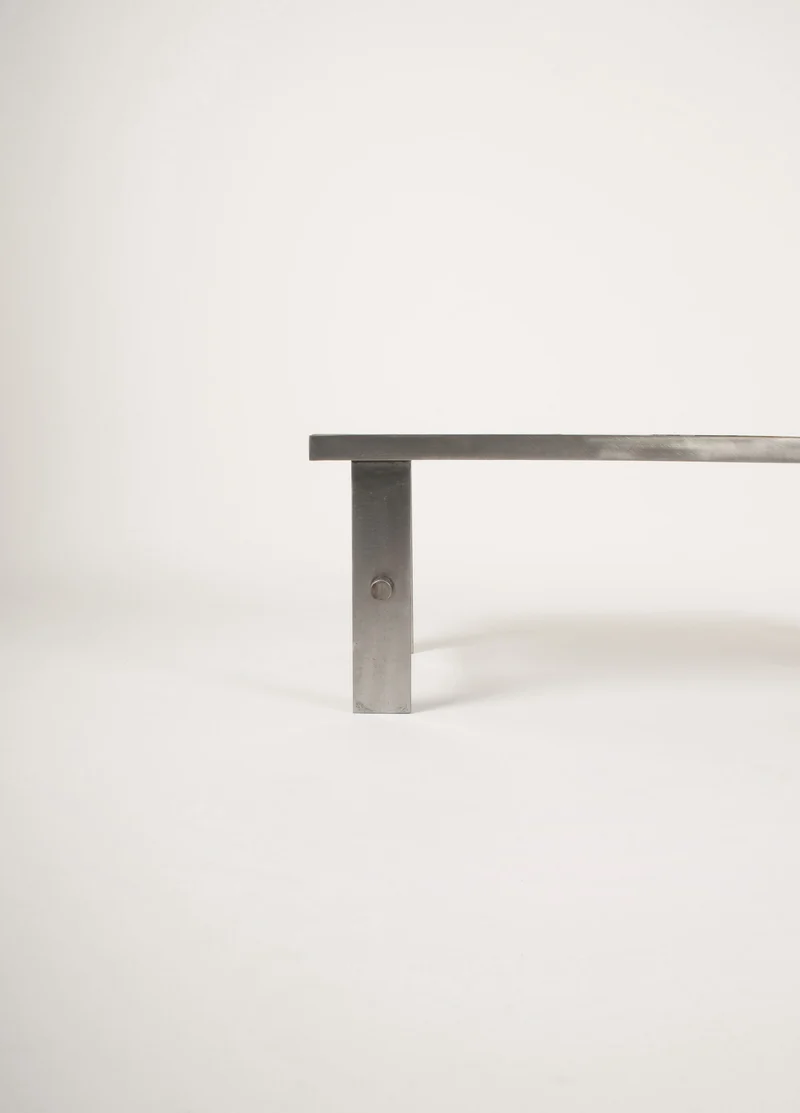 Table basse brutaliste