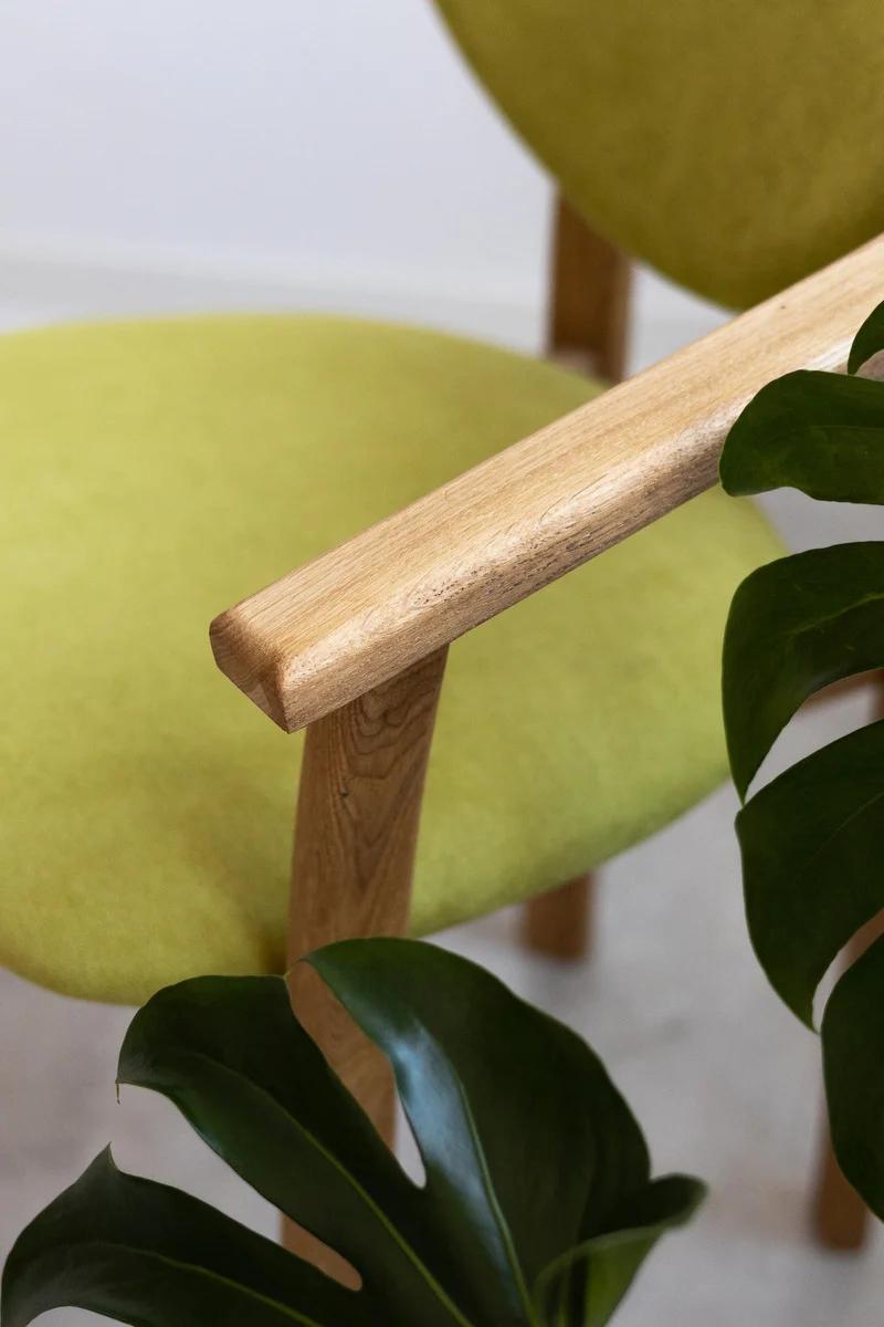Chaise de salle à manger en bois massif de chêne Alexis, revêtement en tissu Vert Pomme – Lot de 2 ou 4 chaises - NordicStory