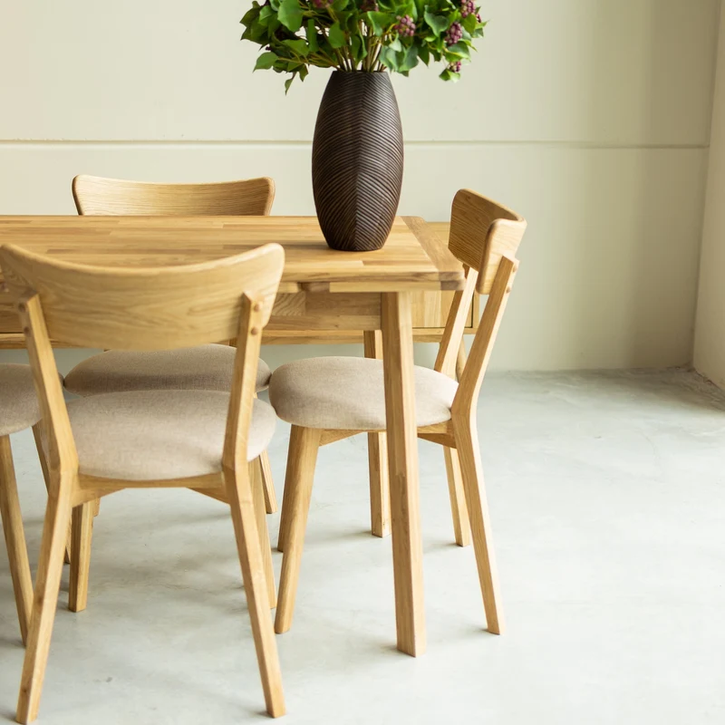 Chaise de salle à manger en bois massif de chêne Diana, revêtement Beige – Lot de 2 ou 4 chaises - NordicStory