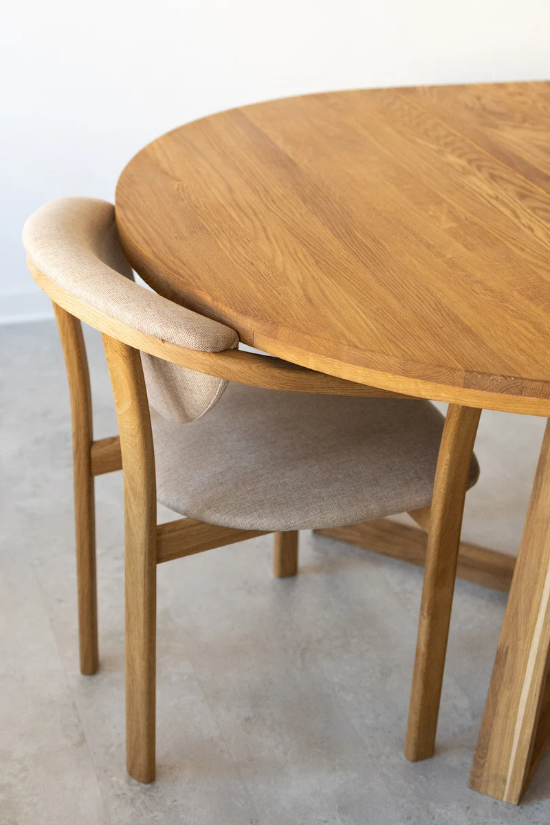 Chaise de salle à manger en bois massif de chêne Alexis, revêtement en tissu Beige – Lot de 2 ou 4 chaises - NordicStory