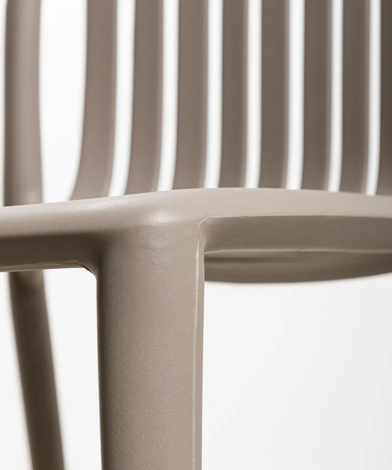 Silla de Polipropileno con Reposabrazos Kora Arms