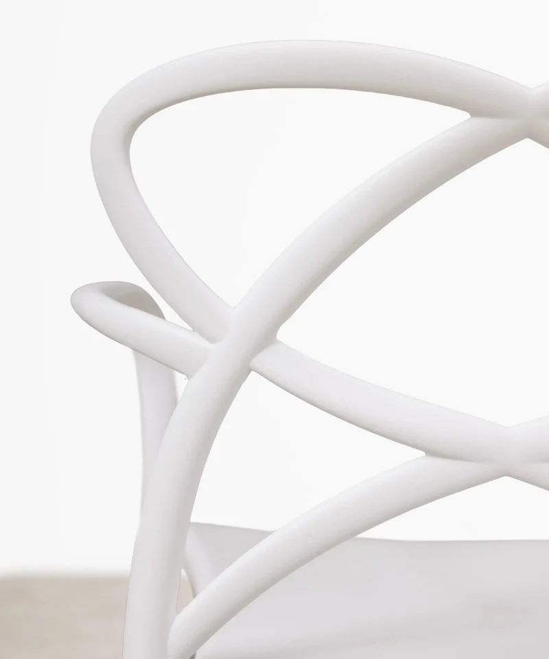 Silla de Polipropileno con Reposabrazos Maestro Arms