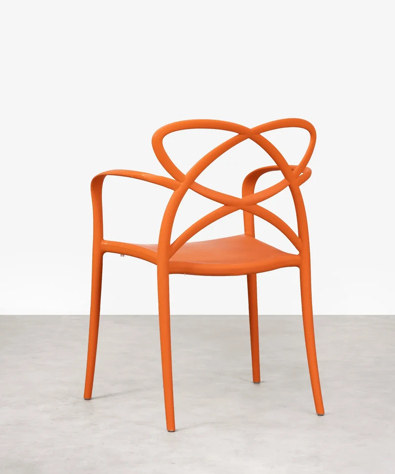 Silla de Polipropileno con Reposabrazos Maestro Arms