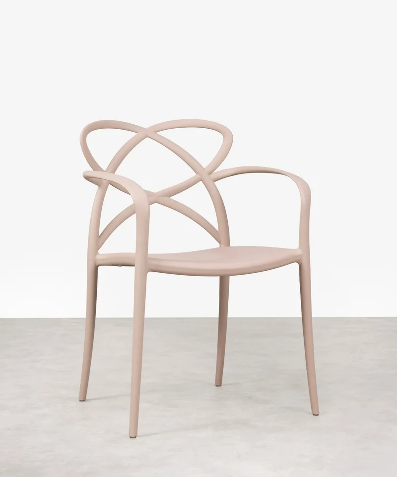 Silla de Polipropileno con Reposabrazos Maestro Arms