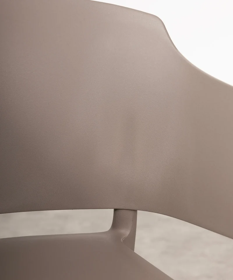 Silla de Polipropileno con Reposabrazos Liam