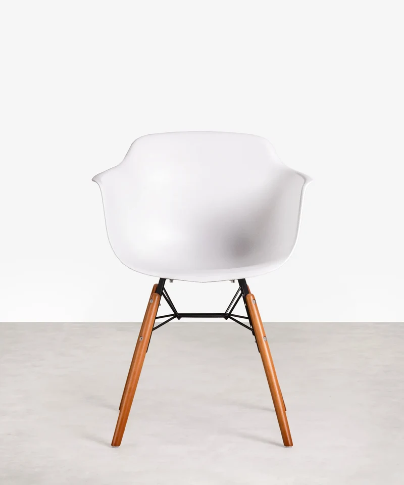 Silla de Polipropileno y Madera con Reposabrazos Elon Arms