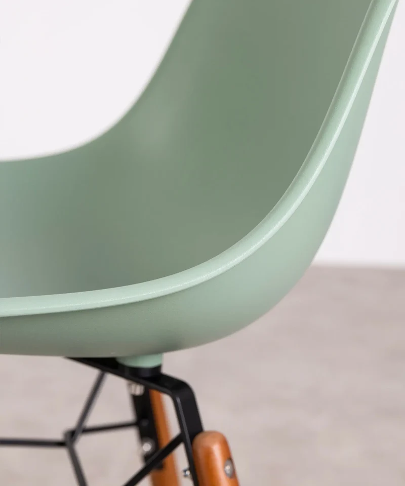 Silla de Polipropileno y Madera Elon