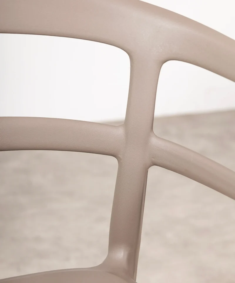 Silla de Polipropileno con Reposabrazos Nil