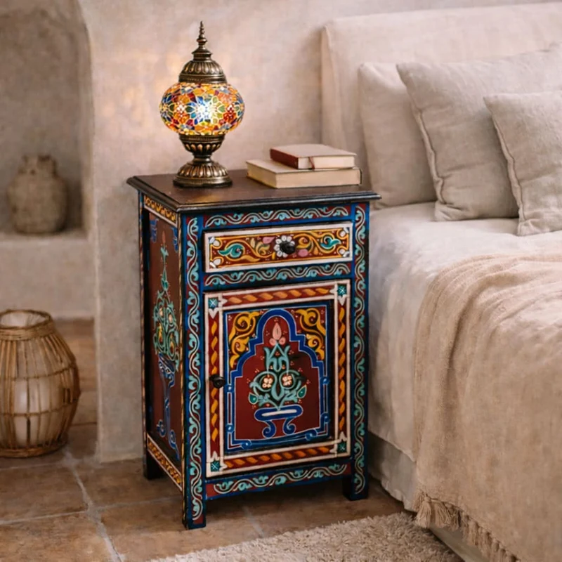 Table de nuit arabe marron peinte à la main