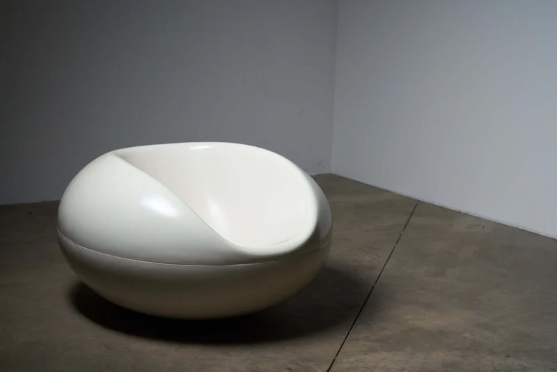 Vintage Pastil Chair by Eero Aarnio - Iconic White Fiberglass Design