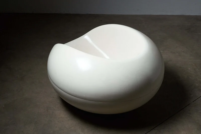 Vintage Pastil Chair by Eero Aarnio - Iconic White Fiberglass Design