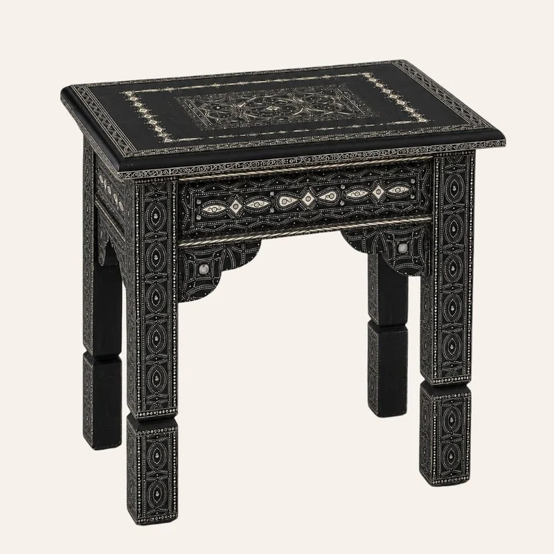 Table marocaine en bois plaqué maillechort et os blanc