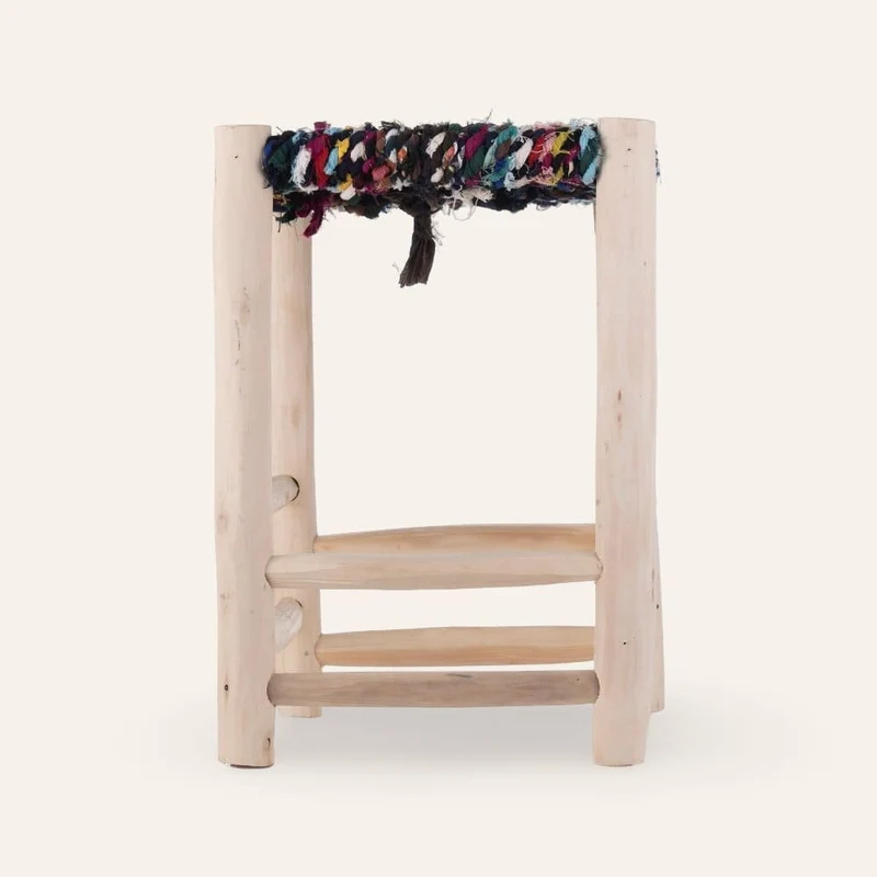 Tabouret marocain en bois et quenouilles multicolores