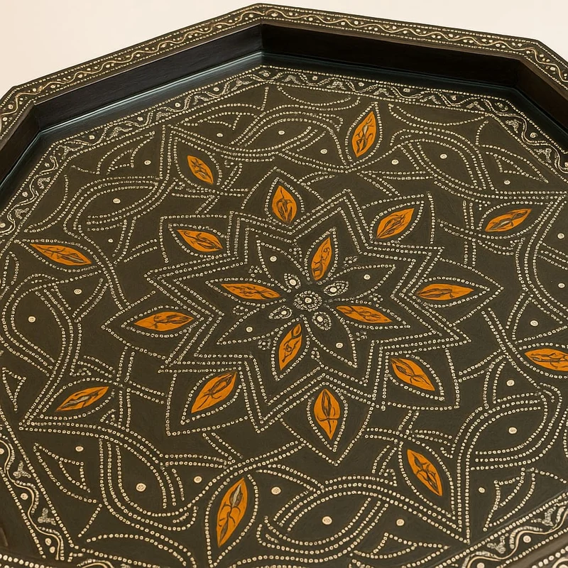 Table marocaine octogonale en bois et maillechort avec os