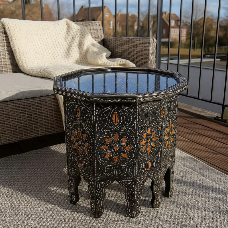 Table marocaine octogonale en bois et maillechort avec os