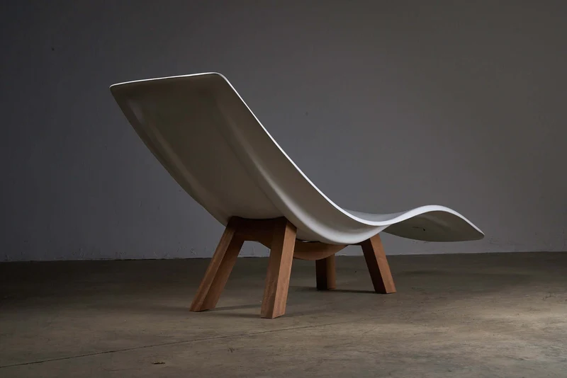 Eurolax R1 by Charles Zublena, Chaise Longue with base