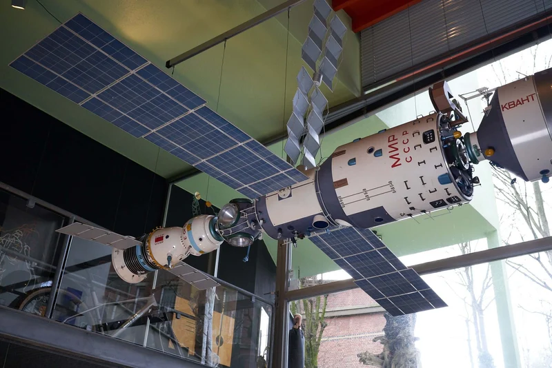 Mir Space Station USSR CCCP Original Scale Model