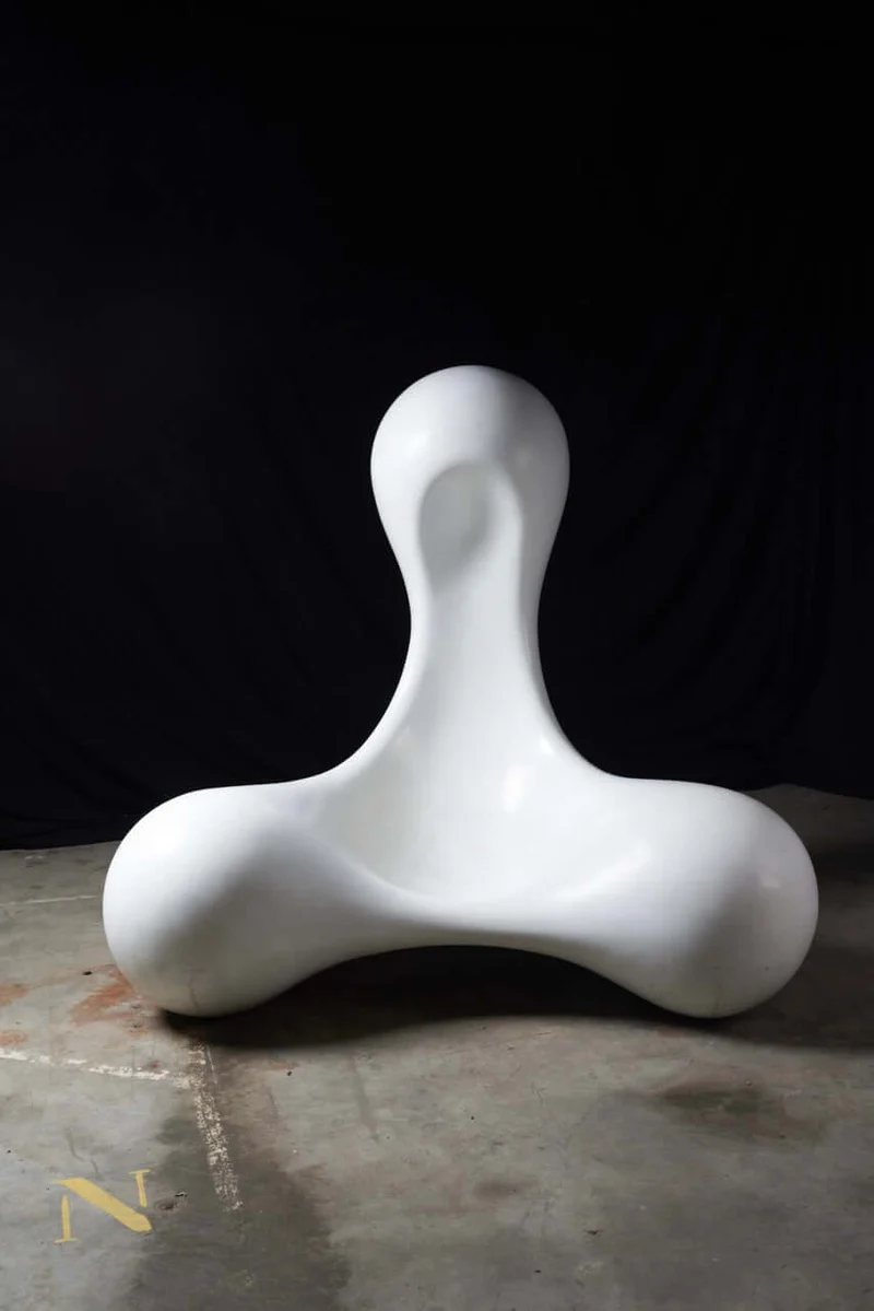 Kortekaas Chair in White Fiberglass