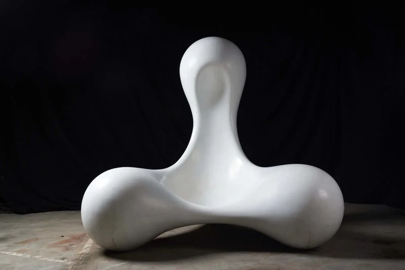 Kortekaas Chair in White Fiberglass