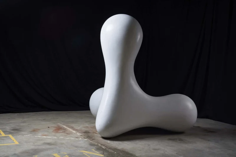 Kortekaas Chair in White Fiberglass