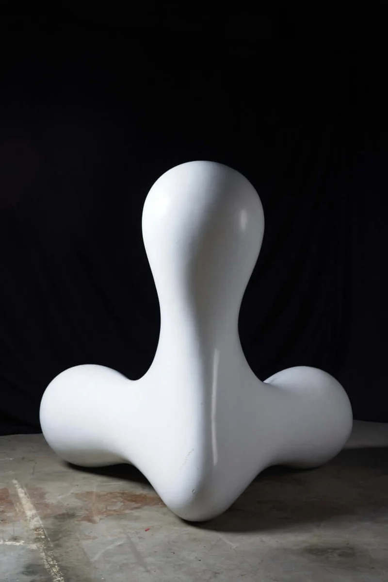 Kortekaas Chair in White Fiberglass