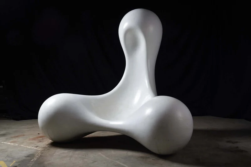 Kortekaas Chair in White Fiberglass