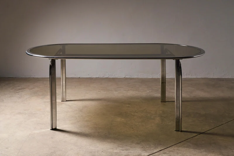 Racetrack Dinning table in Smoked Glass