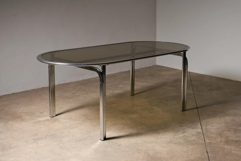 Racetrack Dinning table in Smoked Glass