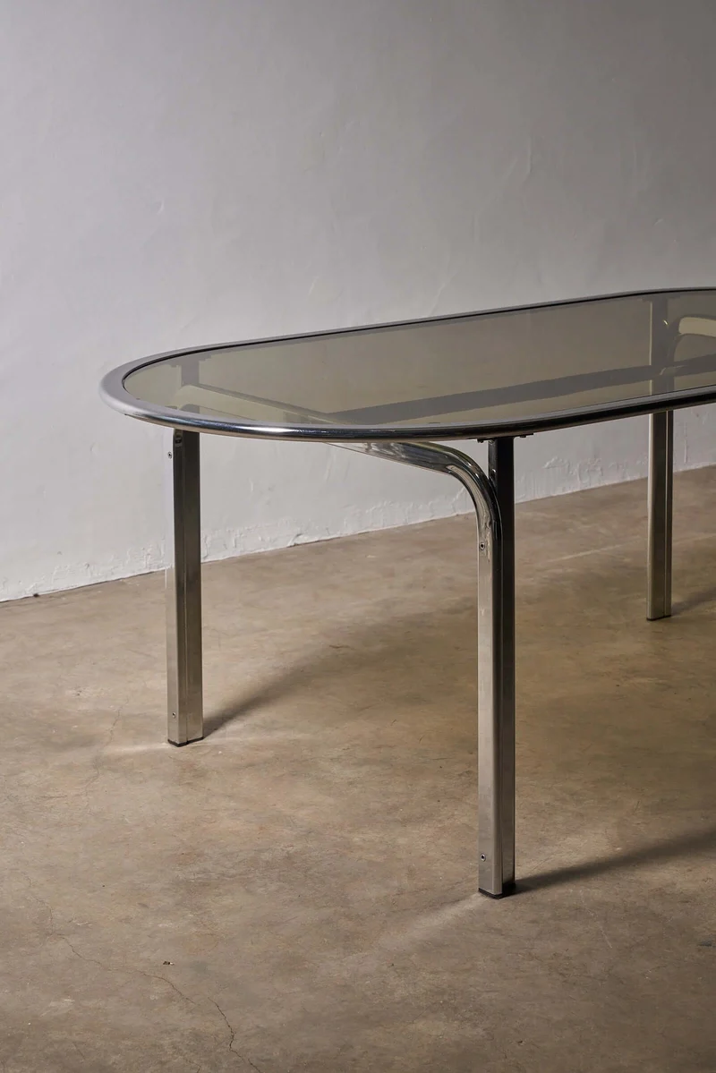 Racetrack Dinning table in Smoked Glass