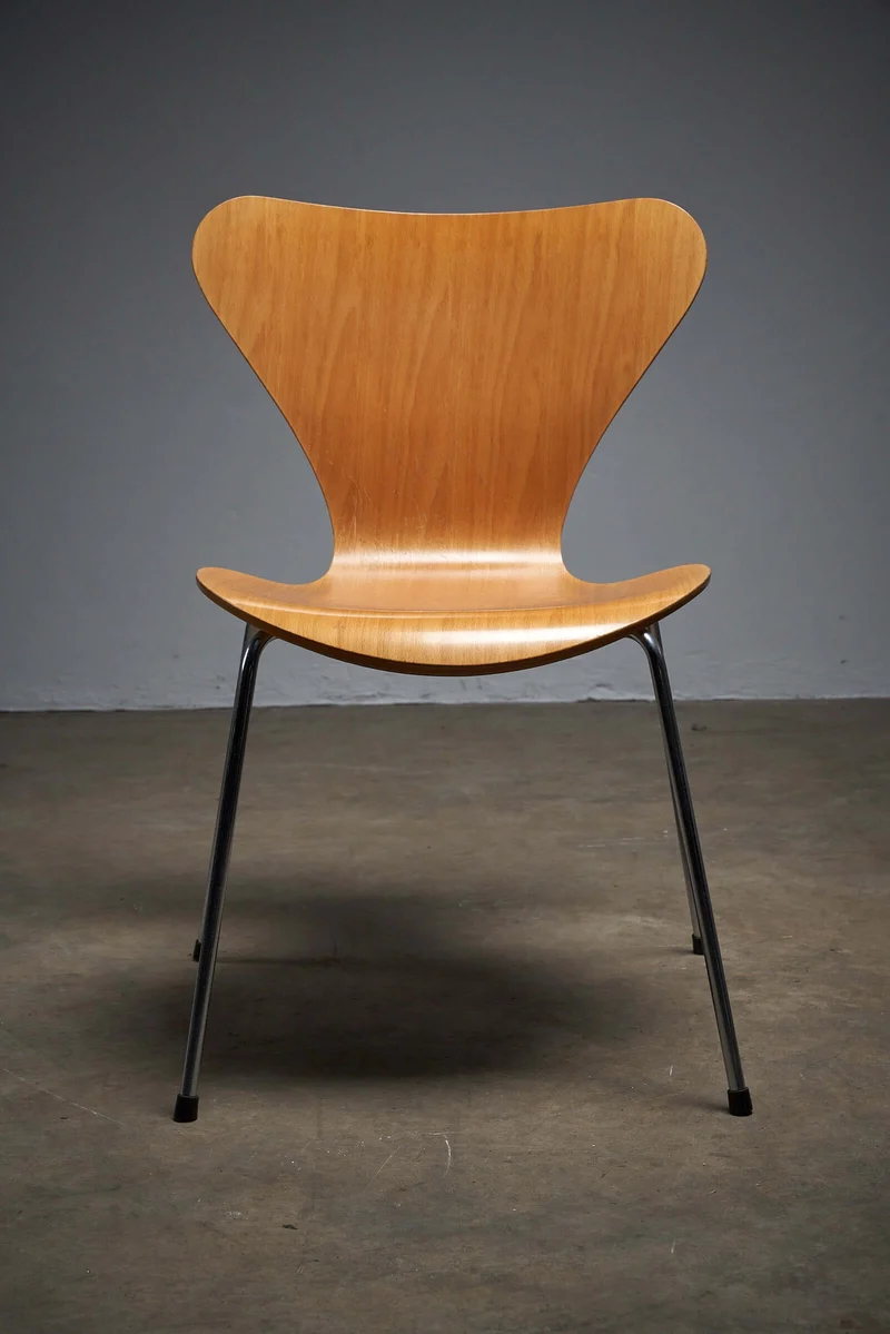 Arne Jacobsen model 7 chair