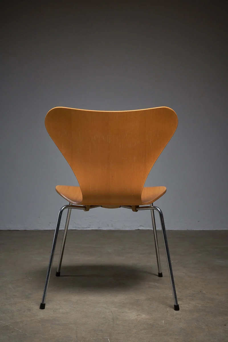 Arne Jacobsen model 7 chair