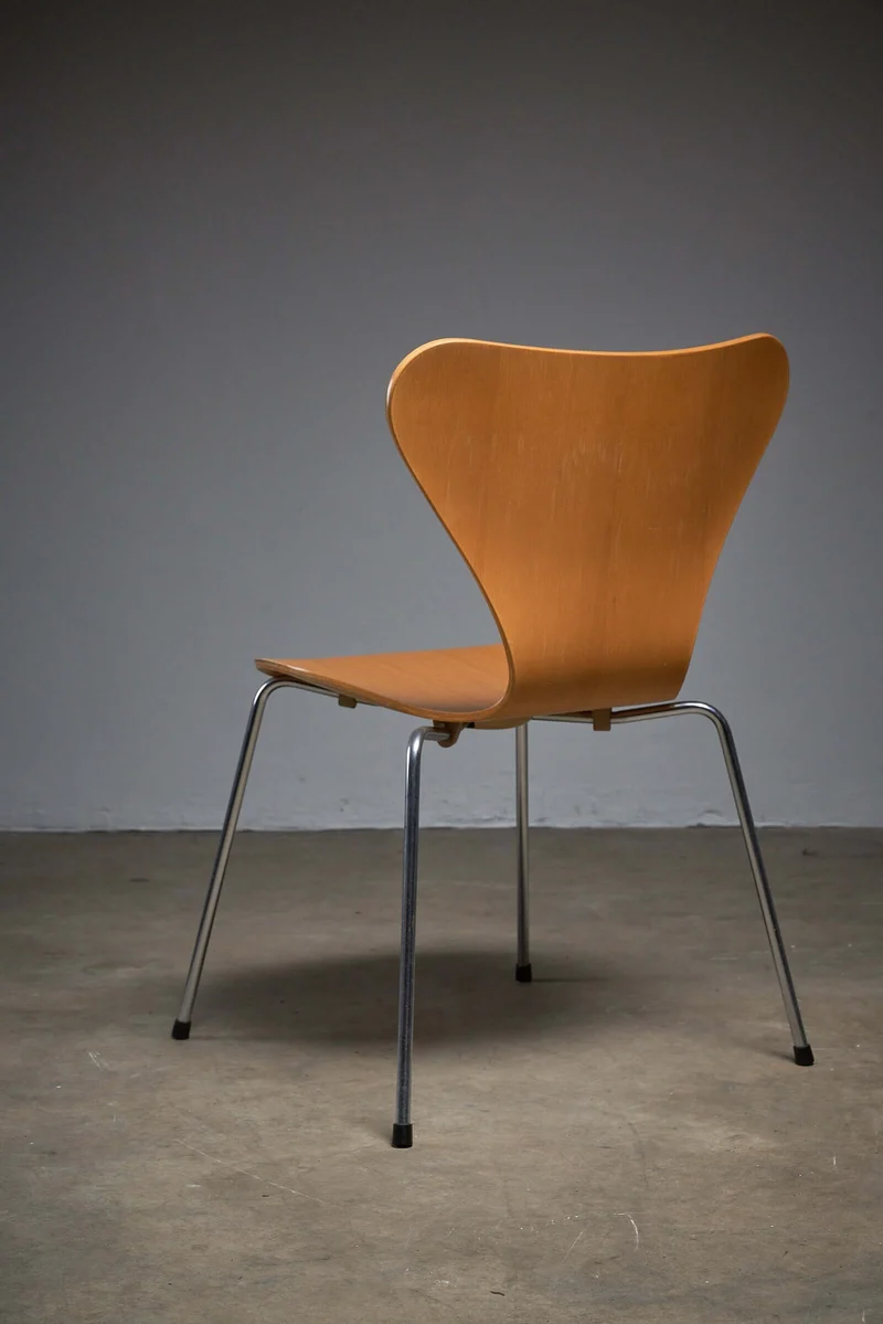 Arne Jacobsen model 7 chair