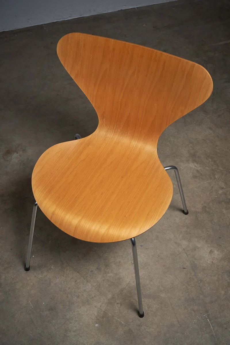 Arne Jacobsen model 7 chair